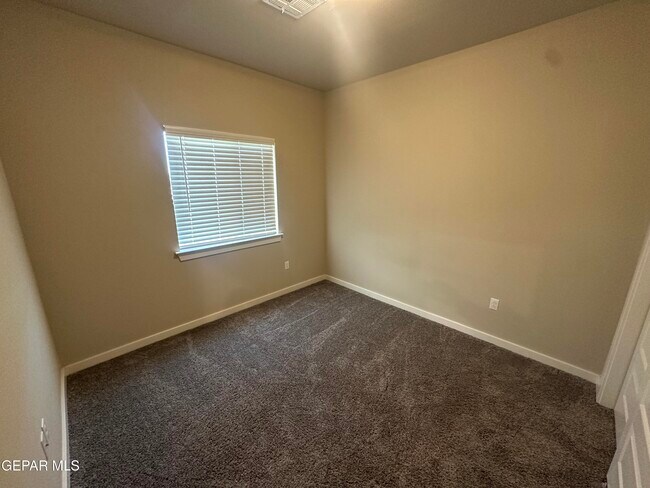 Building Photo - 12637 Viendo Norte Dr