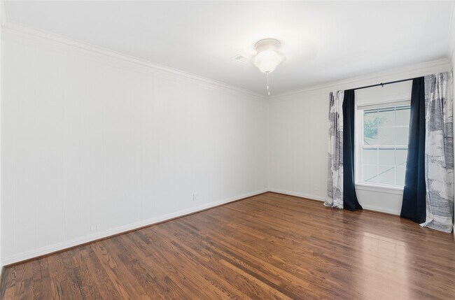 Building Photo - 6666 Fairfield St