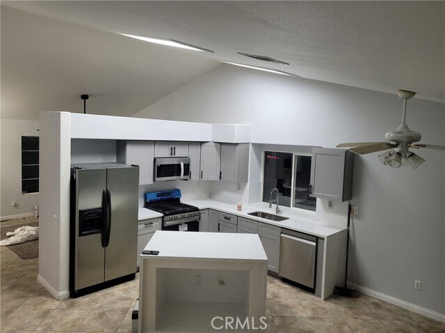 Building Photo - 18885 Oakview Way