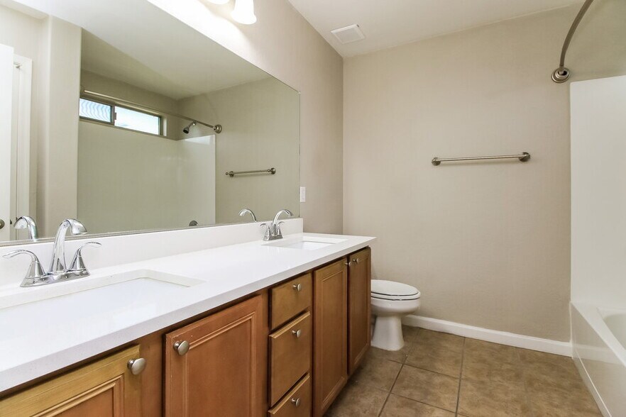 Building Photo - 39433 N Parisi Cir