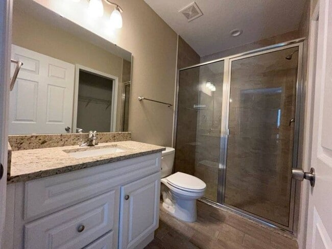 Building Photo - 3 Bed 2 Bath