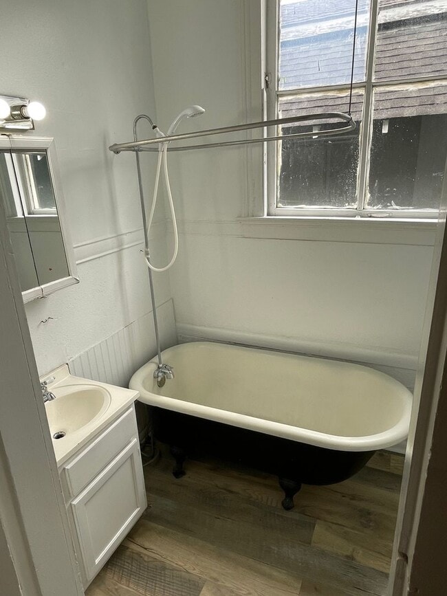 Building Photo - Charming 3 bedroom close to Freret Street, Uptown, Downtown and MORE!!!