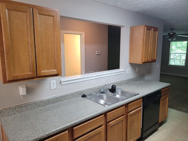 Building Photo - Beautiful 3 Bedroom Townhouse in Decatur!
