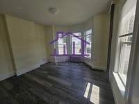 Building Photo - 5-Bedroom, 1-bathroom Unit available in Dover, NH!