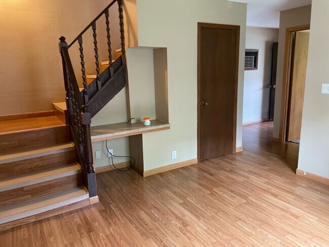 Family Room1 - 819 8th Ave S