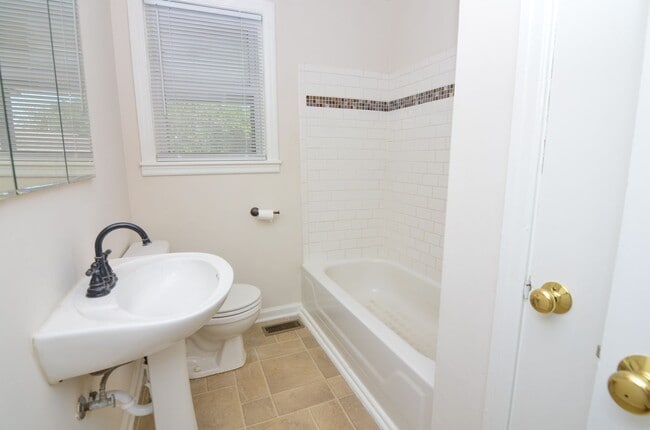 Building Photo - 5019 Raywood Ln
