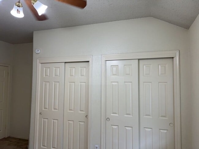 Building Photo - 4203 Bluestem Ln
