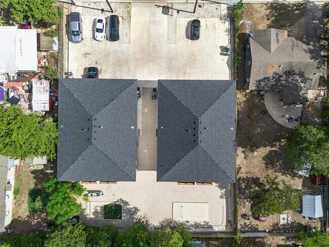 Building Photo - 313 Mill St