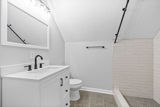 Building Photo - 1804 Palamino Dr