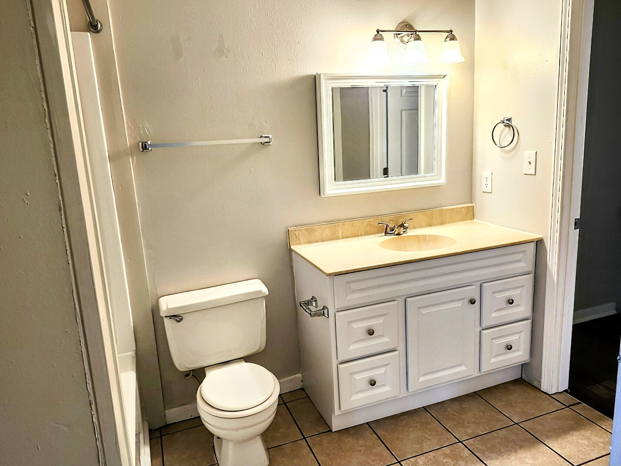 New vanity - 2519 beech st