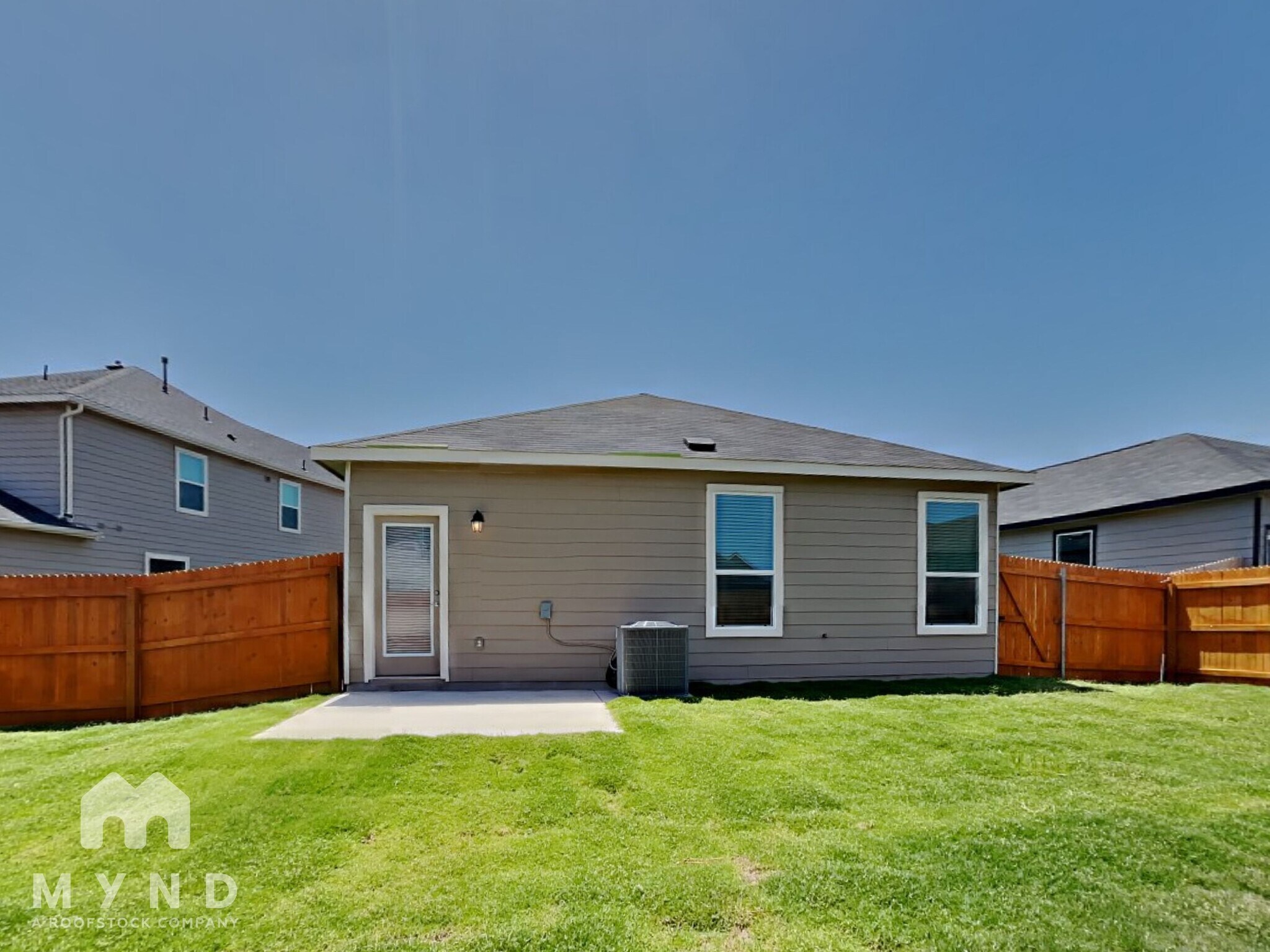Building Photo - 13218 Clubhouse Blvd