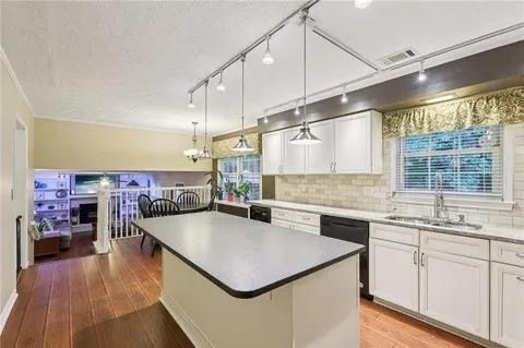 Building Photo - 159 Cavan Way