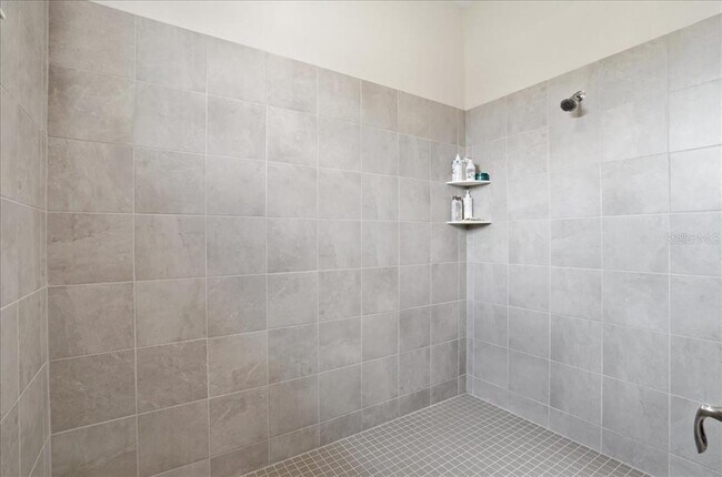 Building Photo - 15917 Tradewind Ter