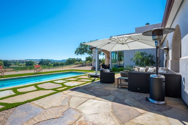 Building Photo - AVAILABLE NOW - Furnished Luxury Wine Coun...