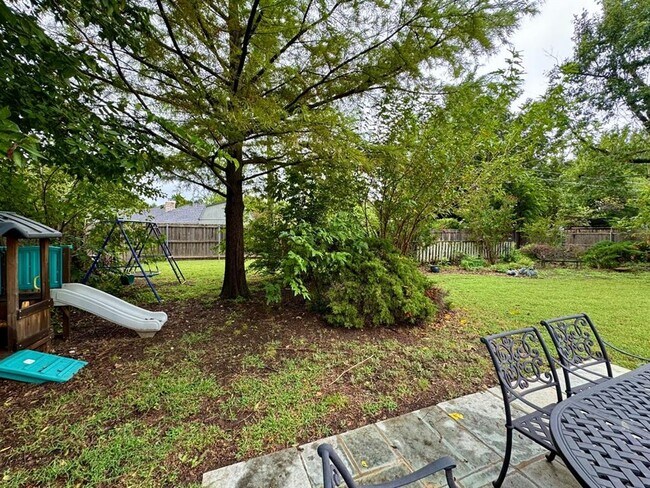 Building Photo - 3604 Jim Robison Dr