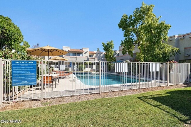 Building Photo - 935 N Granite Reef Rd