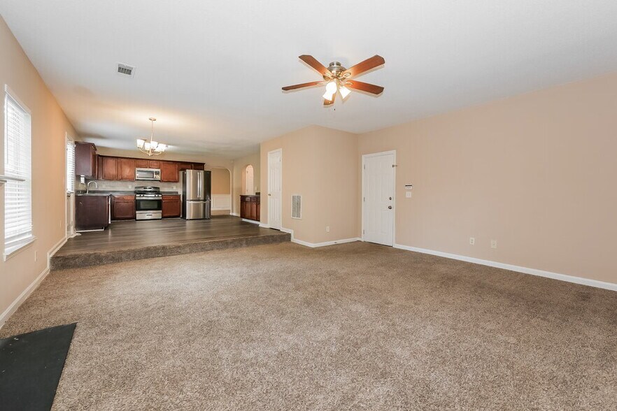 Building Photo - 369 Kentwood Springs Dr