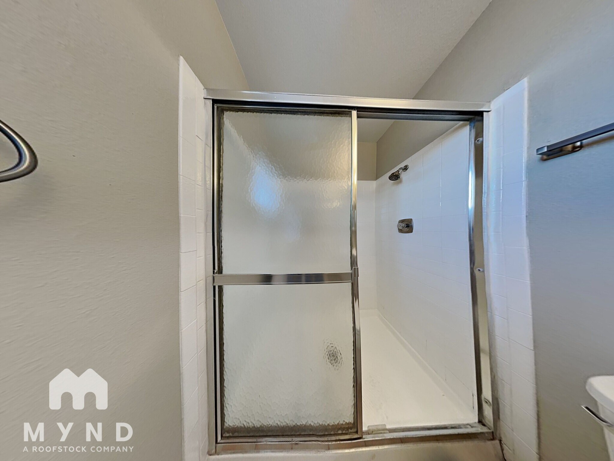 Building Photo - 433 Longtree Ave