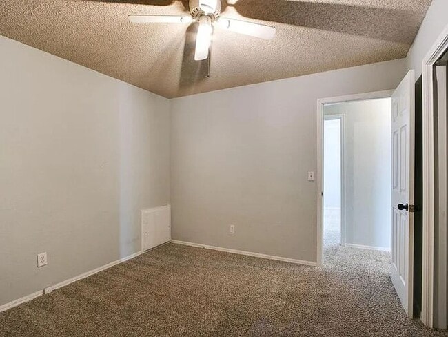 Building Photo - NORMAN, OKLAHOMA - MINUTES TO UNIVERSITY O...