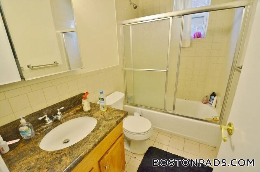 Building Photo - 90 Westland Ave