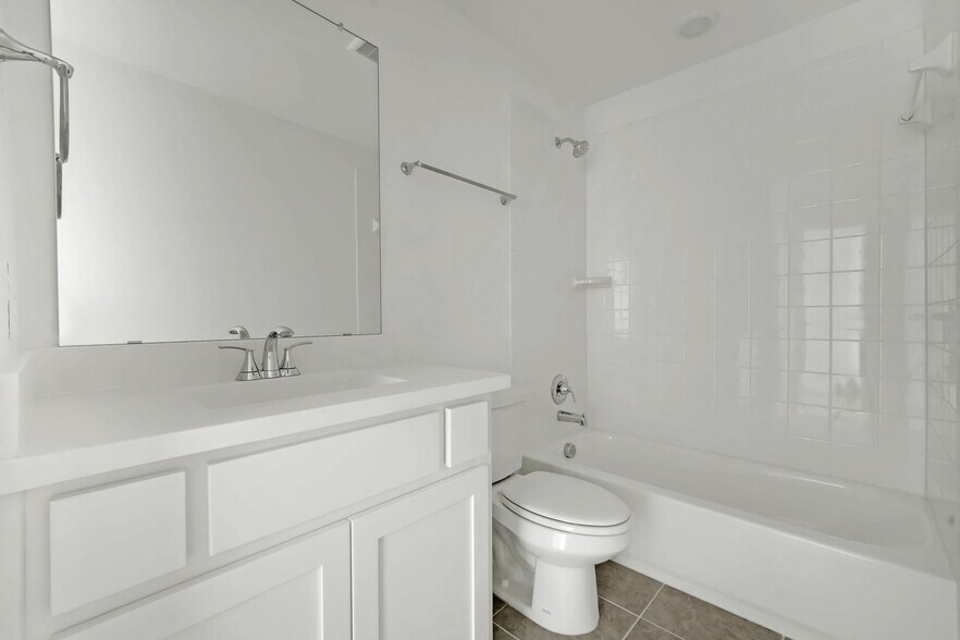 Building Photo - 3729 Paradise Way