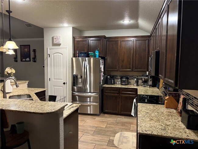 Building Photo - 8205 Salt Mill Hollow Dr