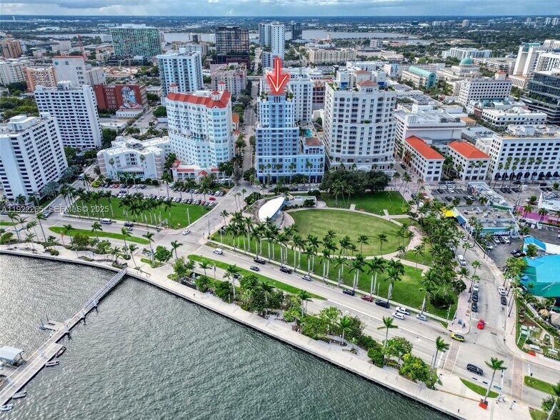 Building Photo - 255 Evernia St