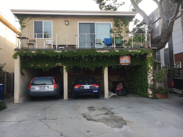 Building Photo - 1722 Armacost Ave