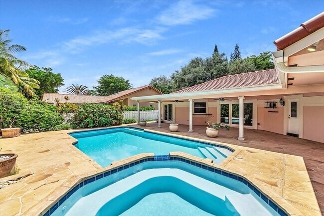 Building Photo - 8177 NW 53rd Ct