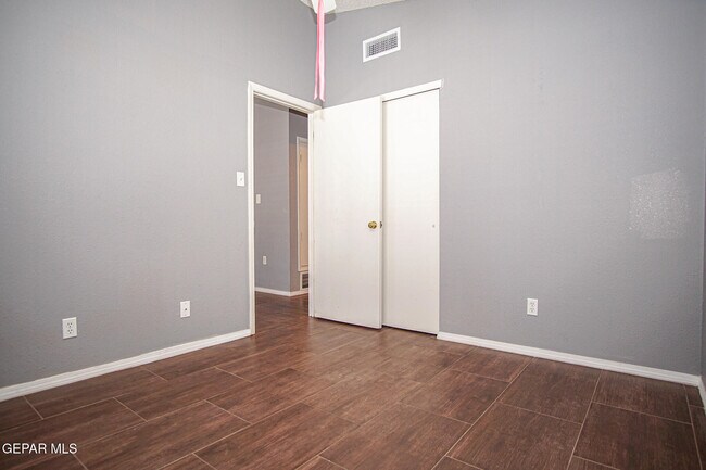 Building Photo - 3717 Tierra Zafiro Dr