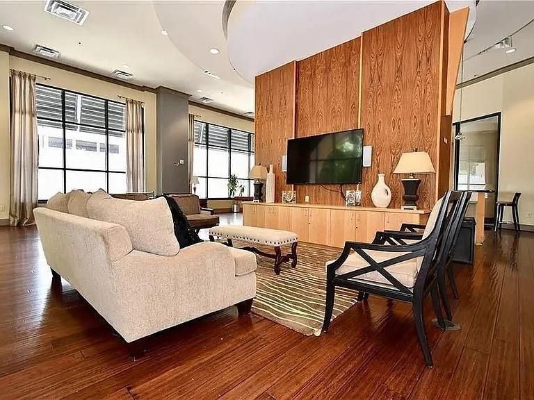 Building Photo - 3040 Peachtree Rd