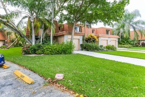 Primary Photo - 1417 SW 110th Way