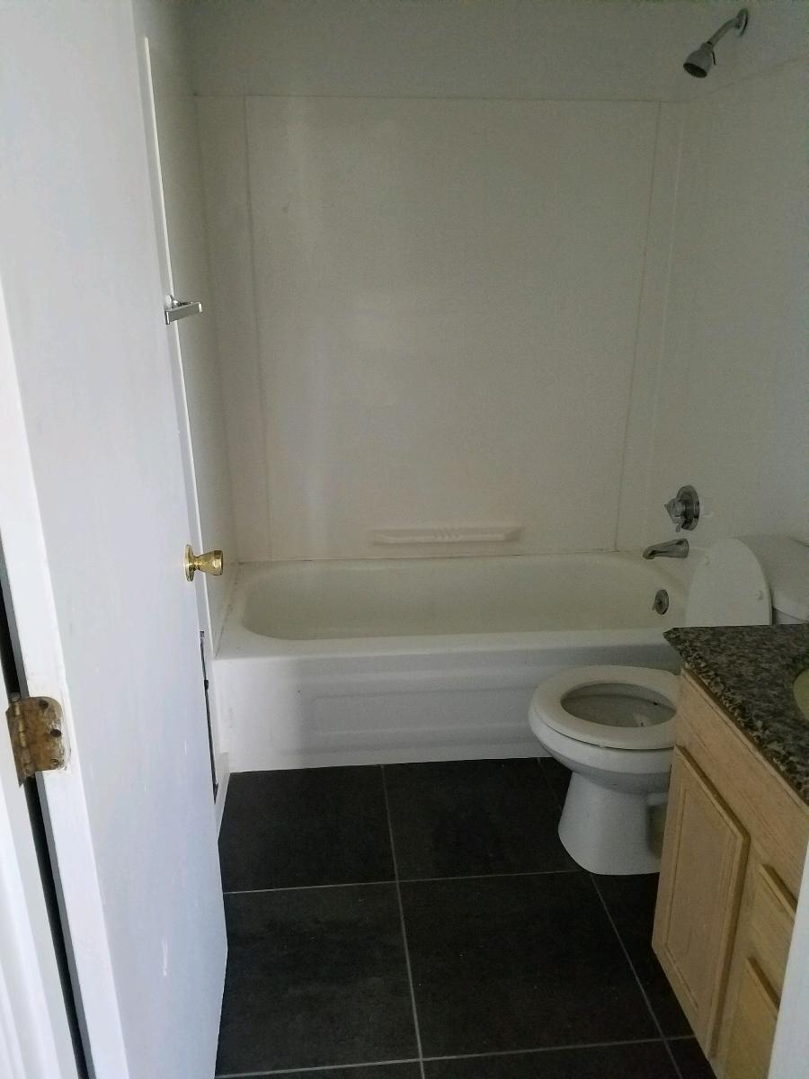 Building Photo - 12 Church St