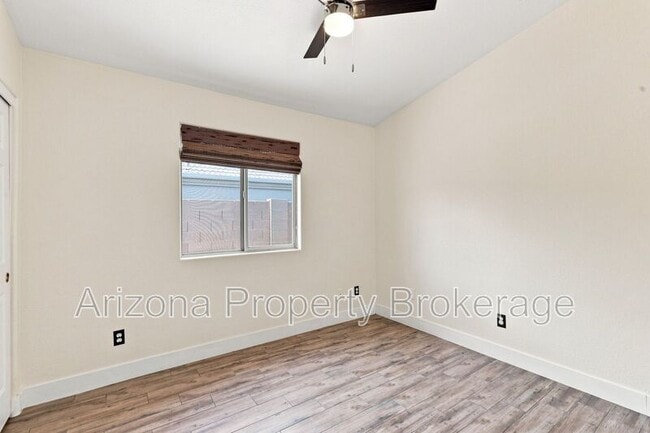 Building Photo - 1885 E Palomino Dr