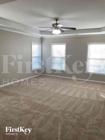 Building Photo - 670 Golden Meadow Dr