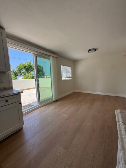 Building Photo - 1734 Prospect Ave