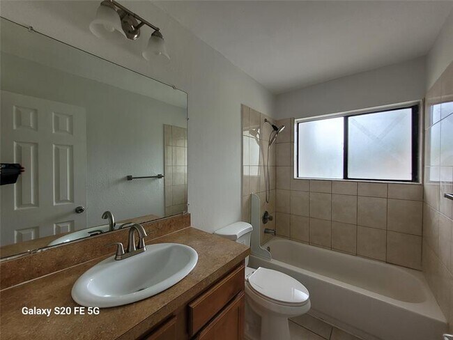 Building Photo - 10880 Royal Palm Blvd