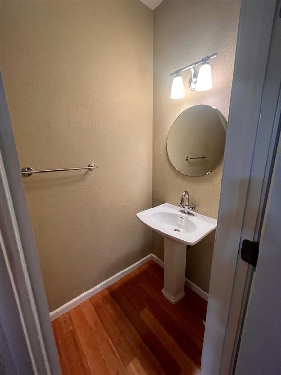 Building Photo - 1038 E 43rd St