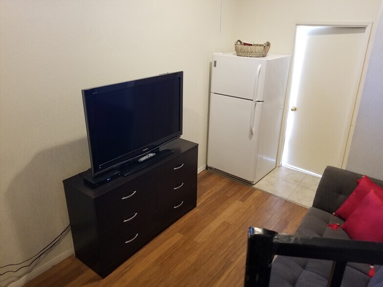 Building Photo - 4329 Ensenada Dr