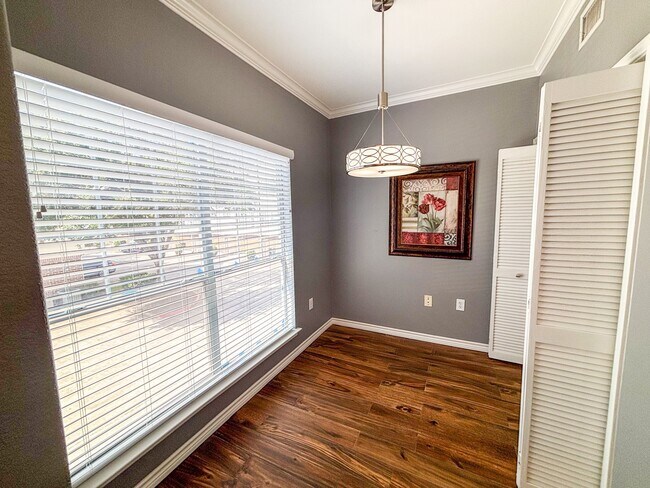 Building Photo - 9200 Westheimer Rd