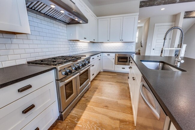 Building Photo - 2217 Seabiscuit Cv
