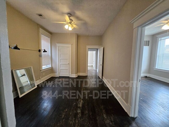 Building Photo - 117 Cherry St