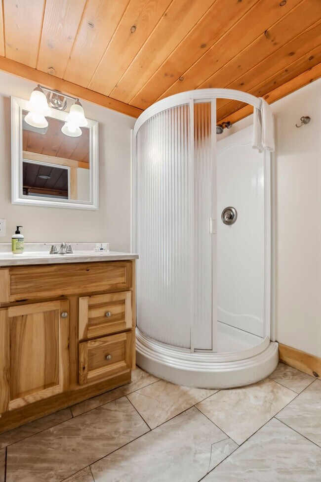 Building Photo - 291 Ash St