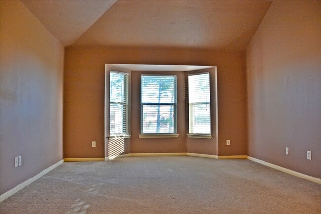 Building Photo - 12802 Mills Trail Lane