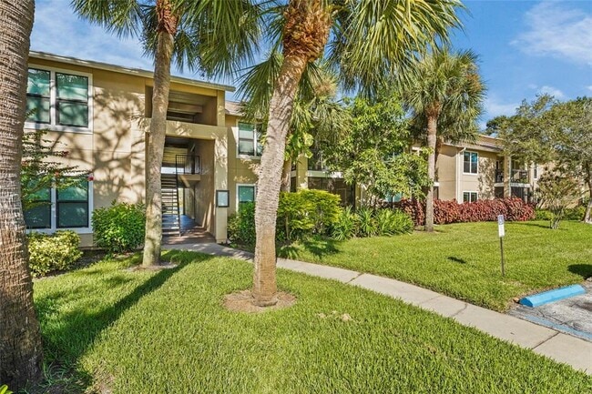 Building Photo - 4045 Crockers Lake Blvd