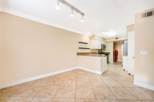 Building Photo - Stylish Two-Story Home with Granite Kitchen and Modern Finishes