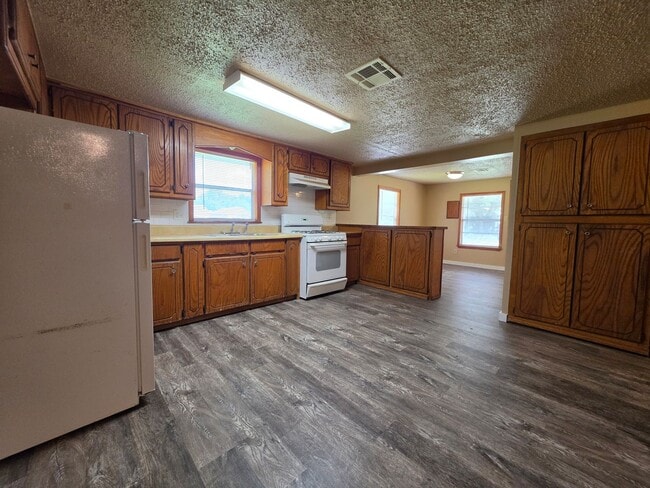 Building Photo - Cute 2 Bed home in Shawnee