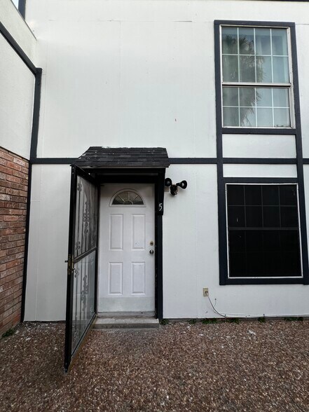 Building Photo - 309 McFadden Dr