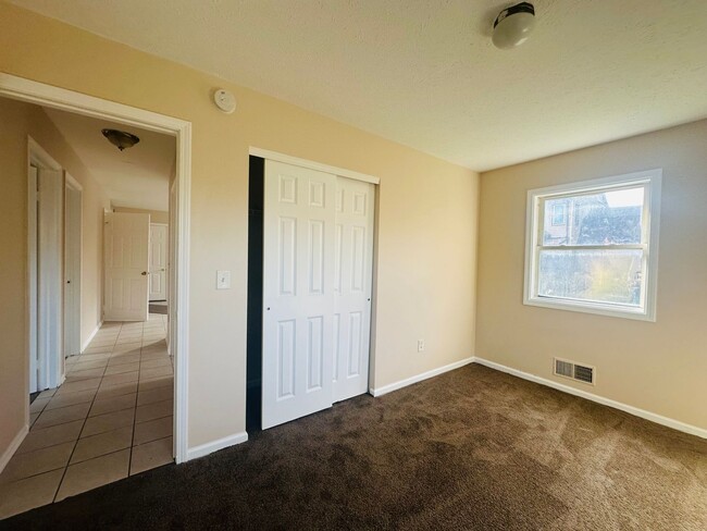 Building Photo - MOVE-IN READY !! BEAUTIFULLY  PROPERTY WIT...