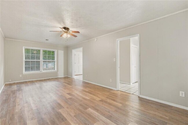 Building Photo - 1166 Shoreham Dr